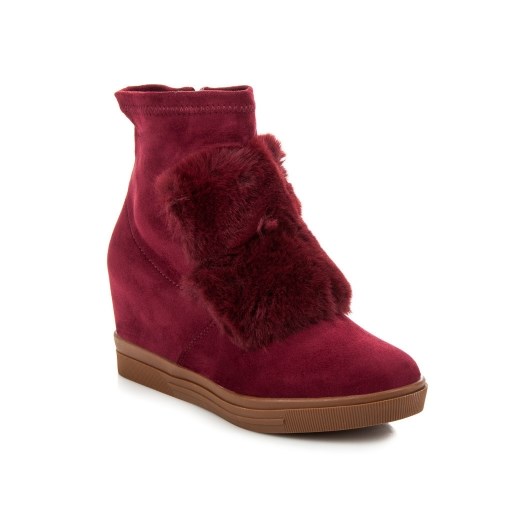 BURGUNDY SNEAKERS ON A WEDGE WITH FUR
