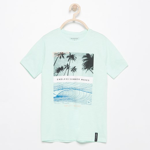 Reserved - T-shirt z surferskim nadrukiem - Turkusowy