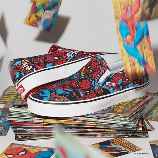 Buty męskie sneakersy Vans Classic Slip-On x Marvel Spiderman VA38F79H7 - WIELOKOLOROWY Vans 44 sneakerstudio.pl
