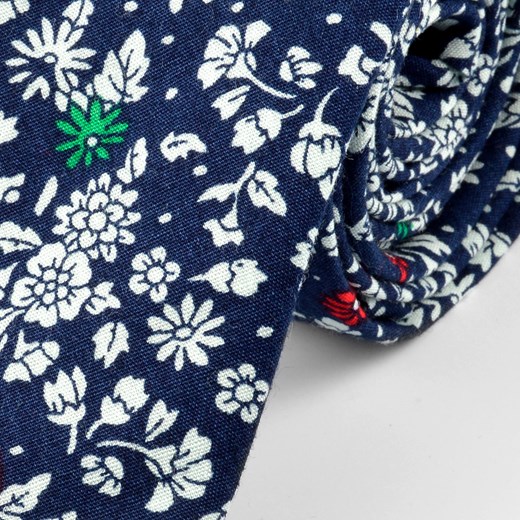 Bawełniany krawat w niebieski kwiatowy wzór