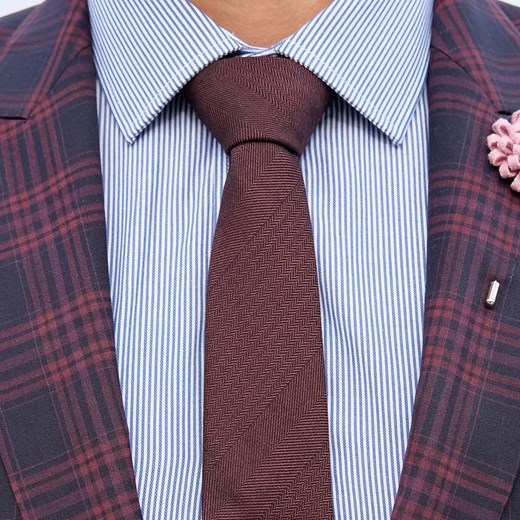 Brązowy wzorzysty krawat