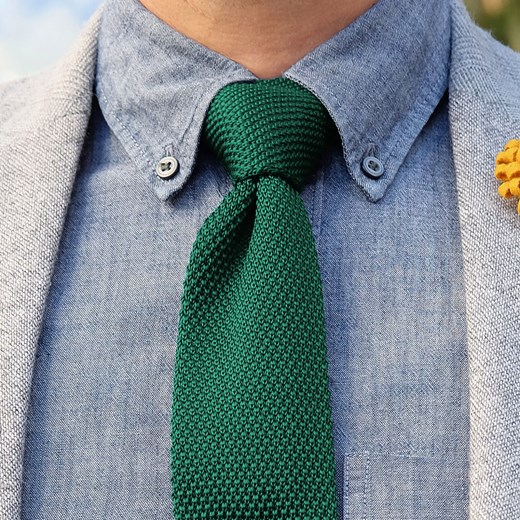 Krawat z dzianiny w odcieniu sosnowej zieleni