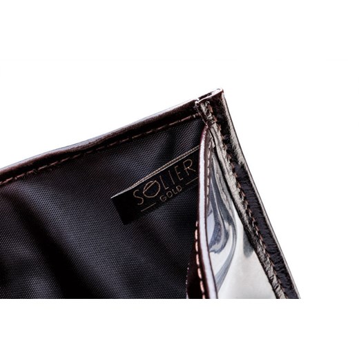 Brązowe skórzane portfel etui na paszport SOLIER  ALIVIA