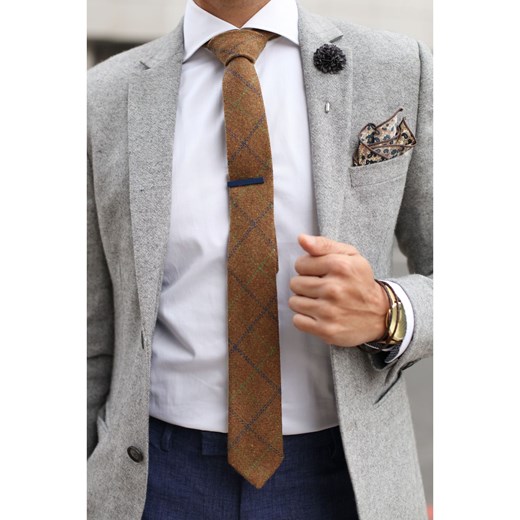 Ręcznie wykonany brązowy krawat w kratkę Trendhim   