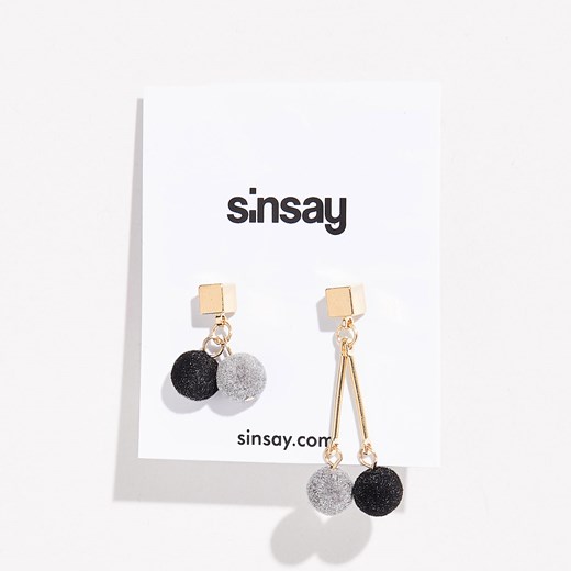 Sinsay - Kolczyki z puszystymi zawieszkami - Beżowy Sinsay  One Size 
