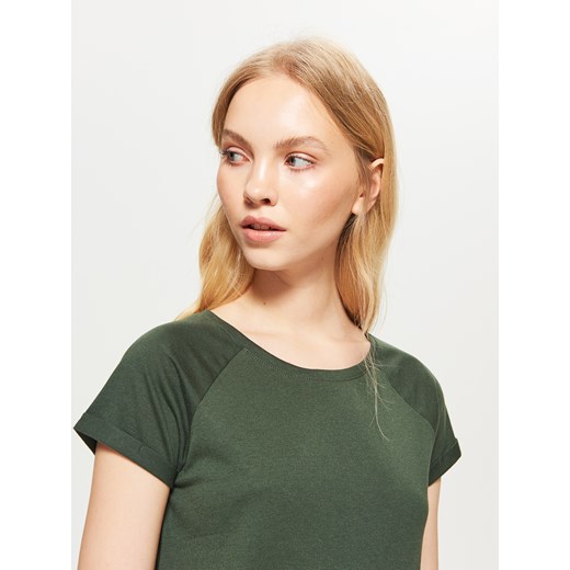 Cropp - Zielona koszulka basic - Khaki  Cropp XL 
