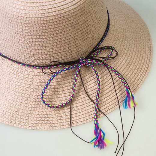 różowy kapelusz plażowy z muszelkami Allora   