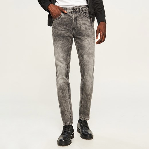 Reserved - Spodnie jeansowe slim fit z przetarciami - Szary  Reserved 33 