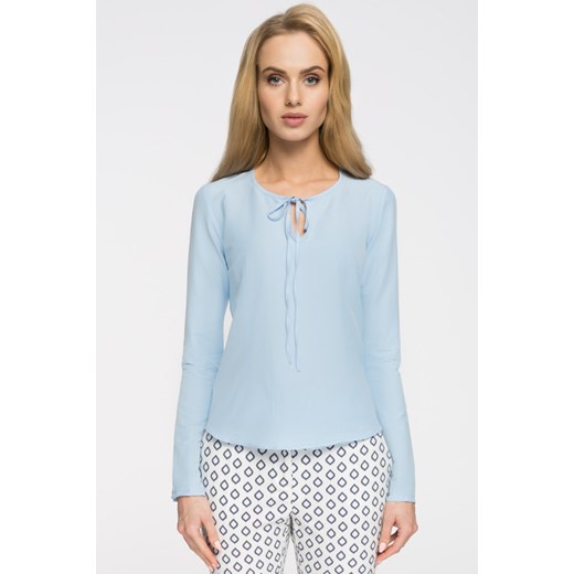 CM2719 Elegancka bluzka z wiązaniem przy dekolcie - błękitna