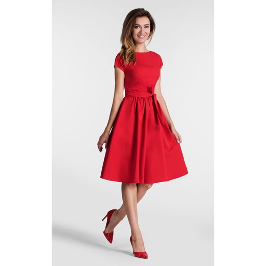 Sukienka Livia Clue rozkloszowana czerwona na randkę z tkaniny 