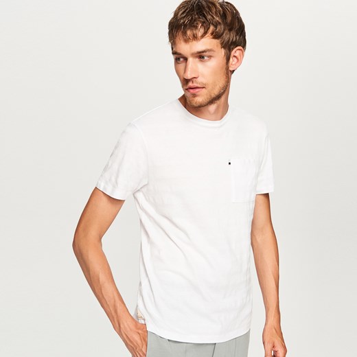 Reserved - Prążkowany t-shirt z kieszonką - Biały