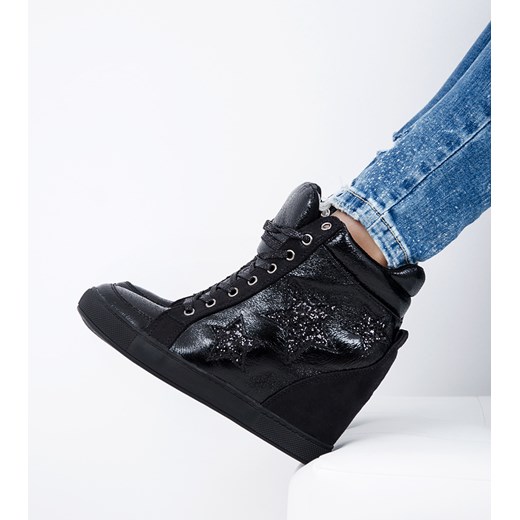 Sneakersy damskie czarne casual bez wzorów sznurowane na koturnie 