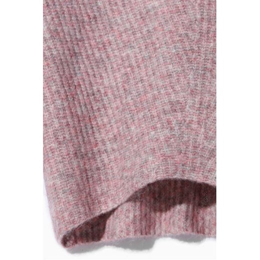 Różowy sweter damski Tatuum casualowy 