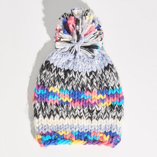 Sinsay czapka zimowa damska w abstrakcyjnym wzorze 