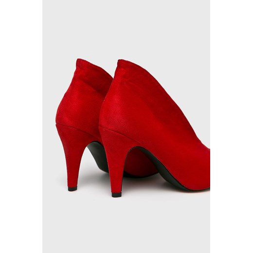 Czerwone botki Answear na obcasie jesienne eleganckie 