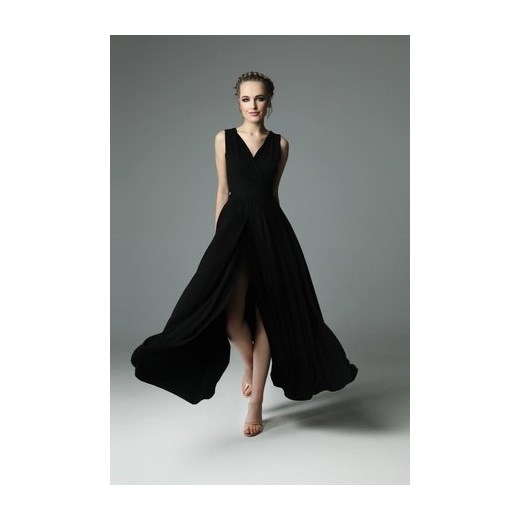 Sukienka Madnezz czarna z dekoltem w literę v wyszczuplająca 