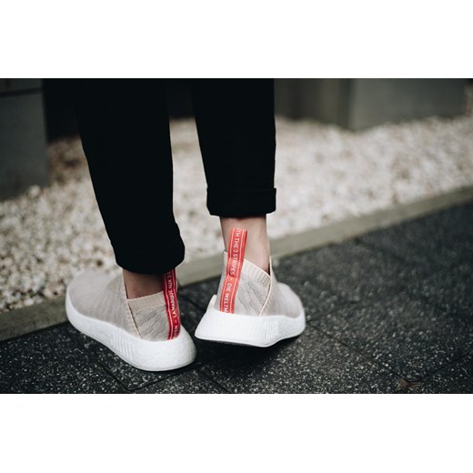 Buty sportowe damskie Adidas Originals nmd szare z gumy na płaskiej podeszwie bez wzorów 
