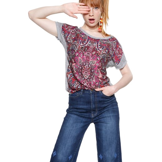 Bluzka damska Desigual w stylu młodzieżowym w abstrakcyjnym wzorze z krótkim rękawem 