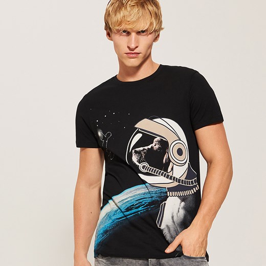 House - T-shirt z kosmicznym psem - Czarny