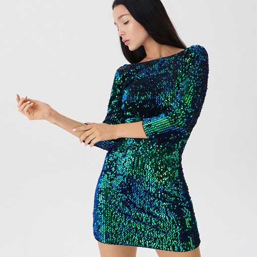 Sukienka House mini z okrągłym dekoltem z długim rękawem dopasowana na imprezę 