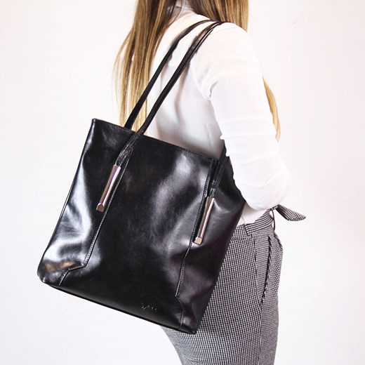 Shopper bag Dan-A czarna ze skóry bez dodatków elegancka 