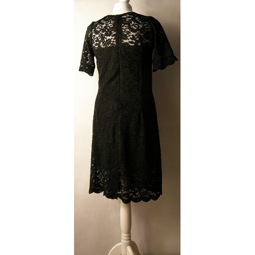 Sukienka czarna Cader mini z dekoltem w serek prosta z krótkim rękawem 