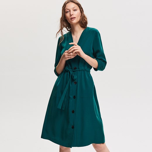 Zielona sukienka Reserved koszulowa z długimi rękawami mini bez wzorów na co dzień 