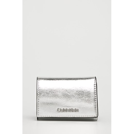 Srebrny portfel damski Calvin Klein 