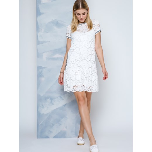 Sukienka Yups na wiosnę prosta biała z krótkim rękawem z okrągłym dekoltem 