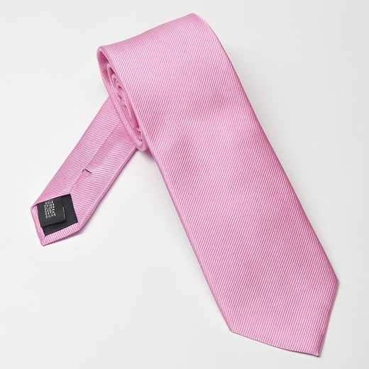 Różowy krawat jedwabny