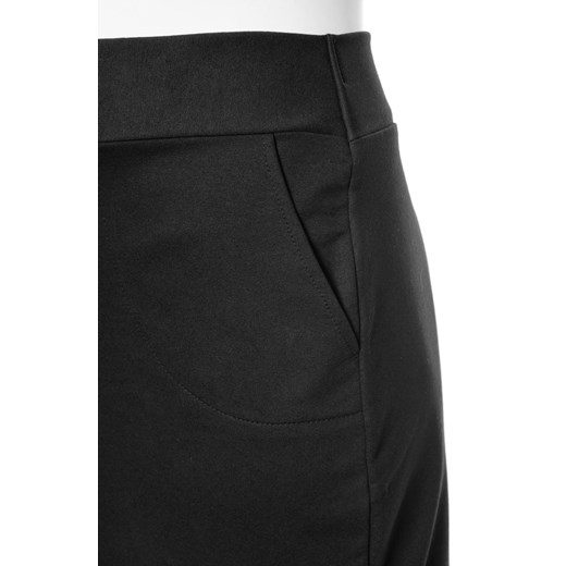 Miękka dresowa spódnica w kolorze czerni   60 Modne Duże Rozmiary