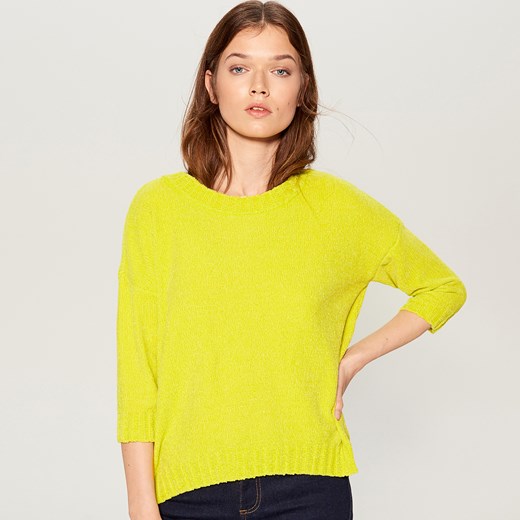 Sweter damski Mohito żółty z okrągłym dekoltem 