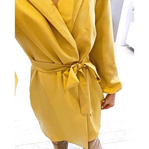 Sukienka Magmac luźna żółta na spotkanie biznesowe 