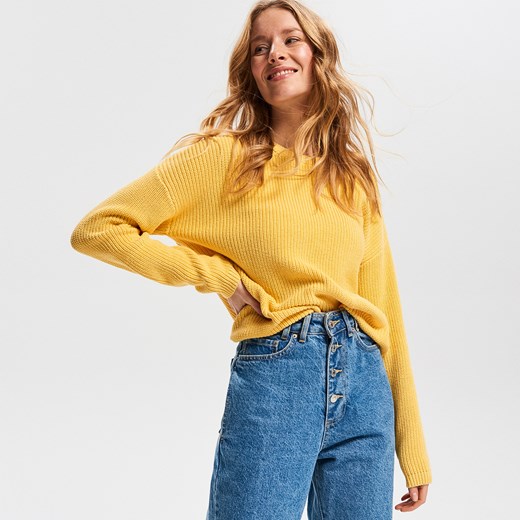 Sweter damski Reserved żółty bez wzorów z okrągłym dekoltem 