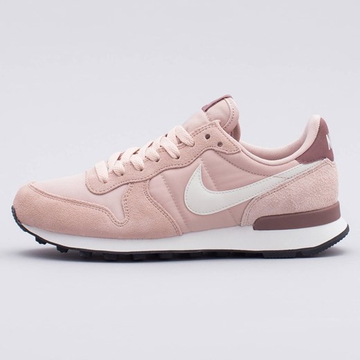 Buty sportowe damskie Nike do biegania różowe sznurowane 