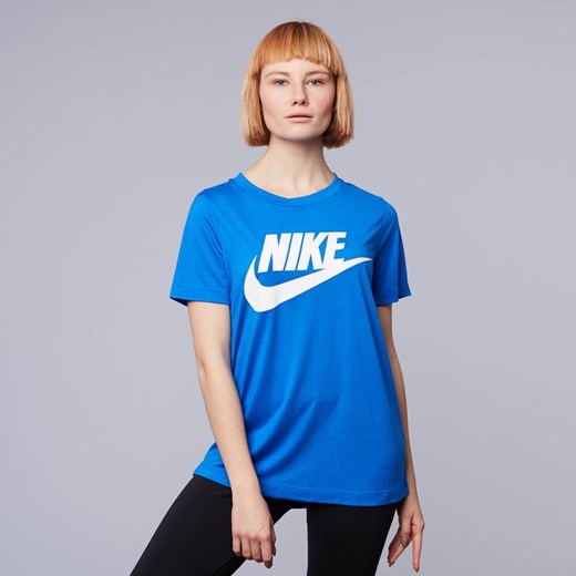 Bluzka sportowa Nike niebieska na fitness z napisami 
