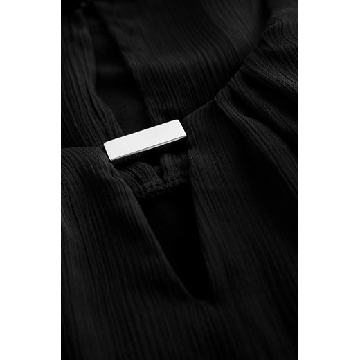Bluzka damska czarna ORSAY z krótkimi rękawami z dekoltem choker 