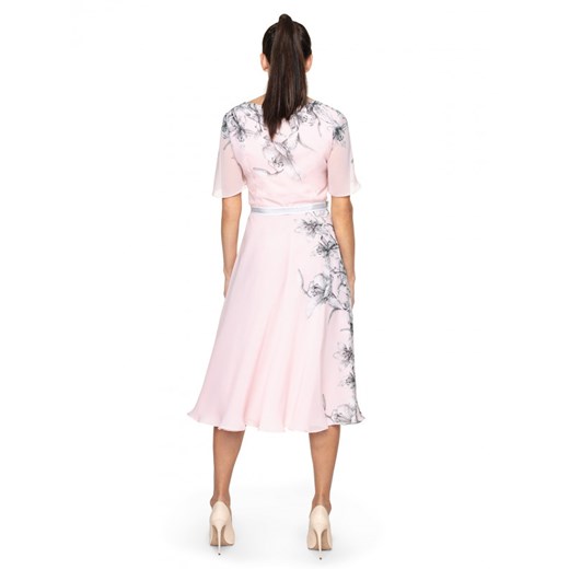 Różowa sukienka Potis & Verso wiosenna z krótkimi rękawami midi z okrągłym dekoltem 