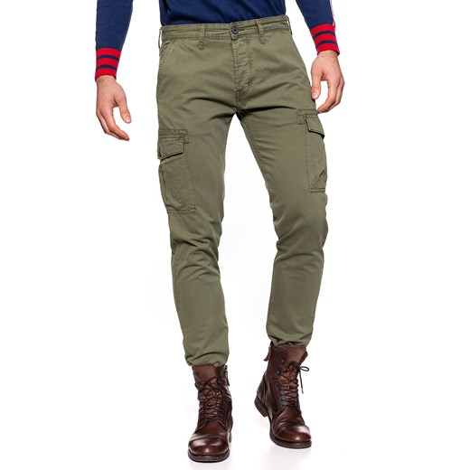 Spodnie męskie zielone Wrangler bez wzorów 