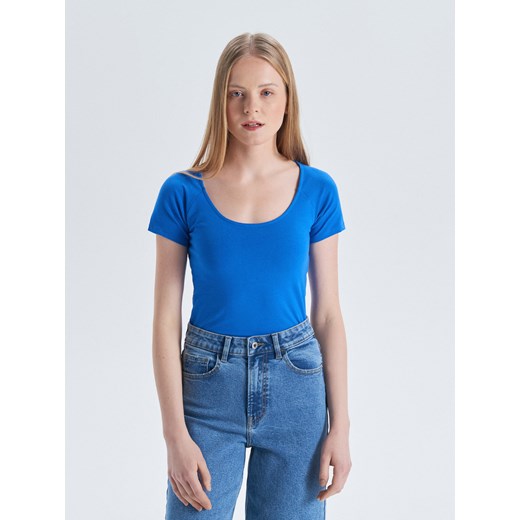 Cropp - Gładka koszulka z głębokim dekoltem - Niebieski  Cropp XS 