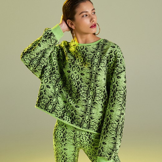 Cropp - Neonowa bluza z wężowym wzorem - Zielony  Cropp One Size 