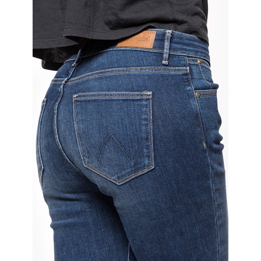 Niebieskie jeansy damskie Wrangler 