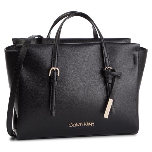 Shopper bag Calvin Klein do ręki z breloczkiem mieszcząca a6 matowa 