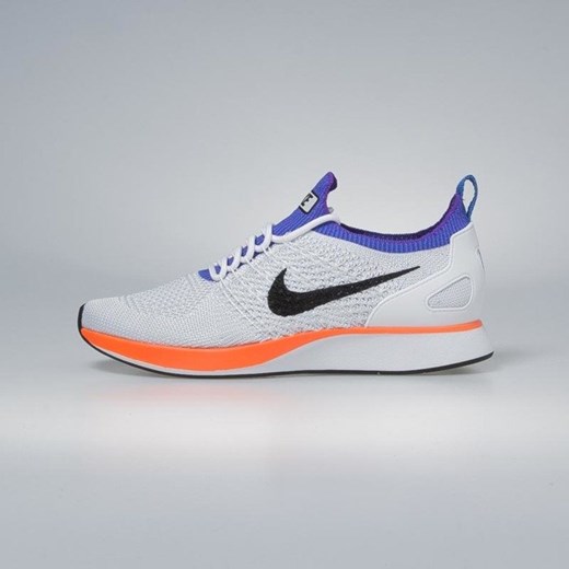 Buty sportowe damskie białe Nike do biegania zoom wiązane 
