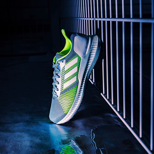 Buty sportowe damskie Adidas do biegania bez wzorów wiosenne na płaskiej podeszwie sznurowane 