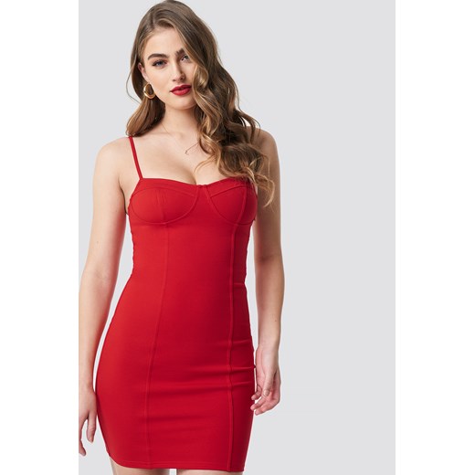 Sukienka NA-KD czerwona na randkę dopasowana 