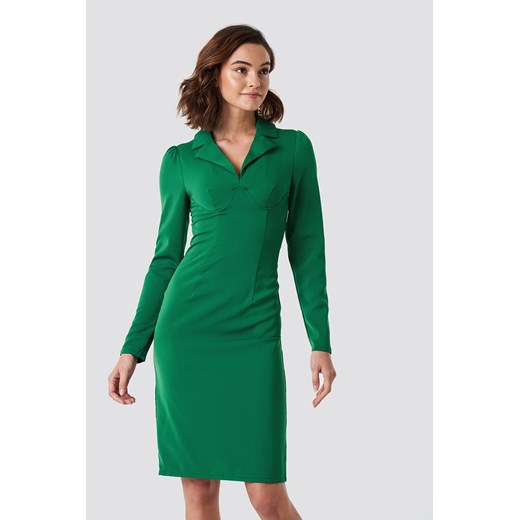 Sukienka NA-KD Trend midi bez wzorów z długim rękawem dopasowana do pracy 