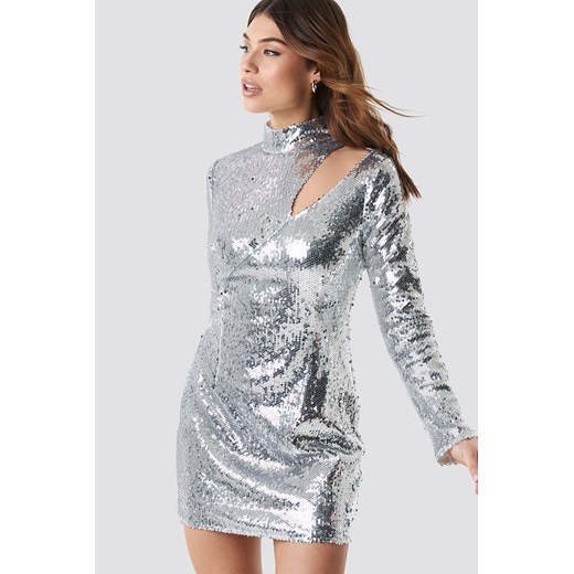Sukienka NA-KD srebrna z aplikacjami  na sylwestra z golfem dopasowana 