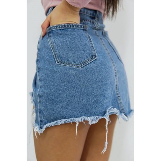 Spódnica mini z jeansu na wiosnę w miejskim stylu 
