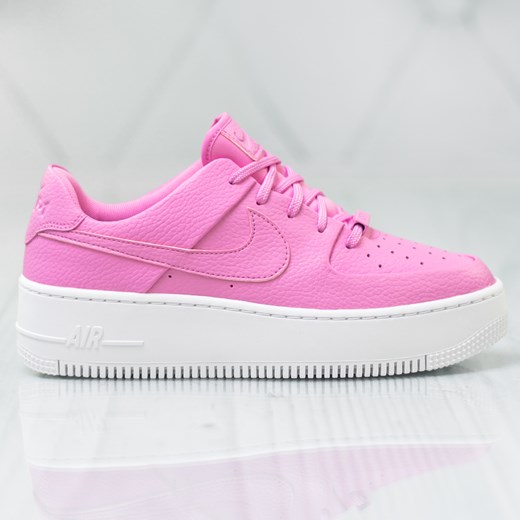 Buty sportowe damskie Nike do koszykówki różowe na płaskiej podeszwie sznurowane 